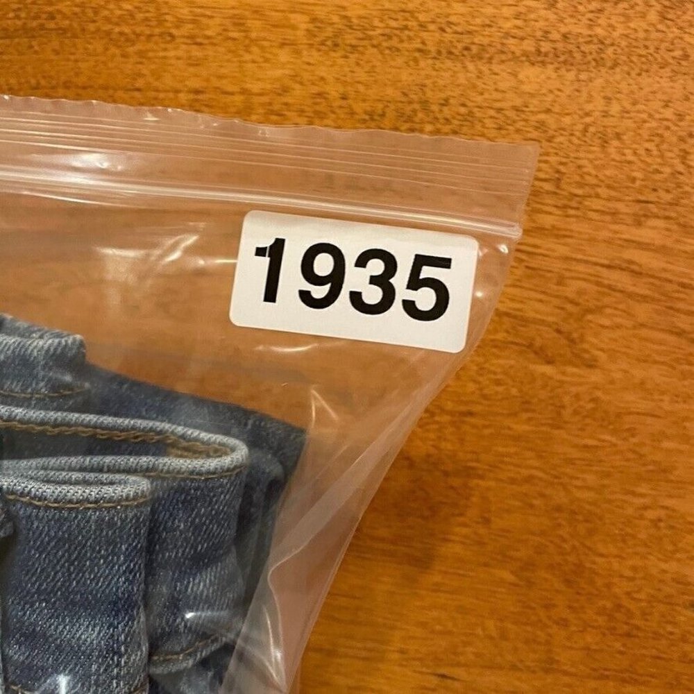 Madewell Button Front 9 Inch Mid Rise Skinny Jeans in Varney Wash - Picture 9 of 9